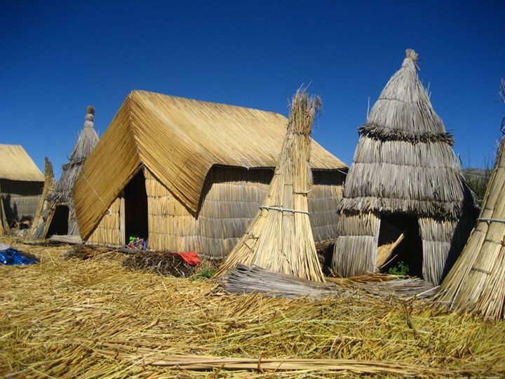 Isla de los Uros - Lago Titicaca - Perú